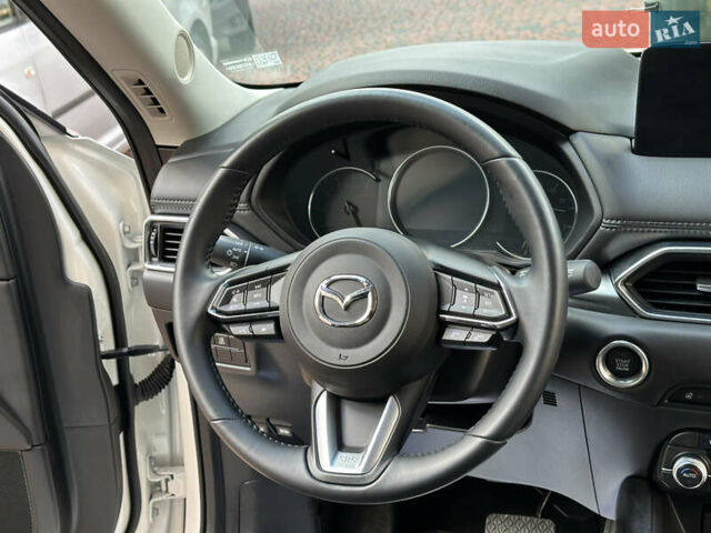 Білий Мазда СХ-5, об'ємом двигуна 2 л та пробігом 33 тис. км за 25650 $, фото 138 на Automoto.ua