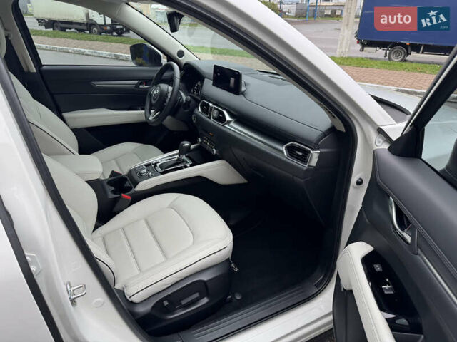 Белый Мазда СХ-5, объемом двигателя 2.49 л и пробегом 13 тыс. км за 26700 $, фото 15 на Automoto.ua