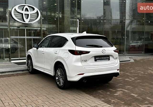 Белый Мазда СХ-5, объемом двигателя 2.49 л и пробегом 27 тыс. км за 32537 $, фото 1 на Automoto.ua