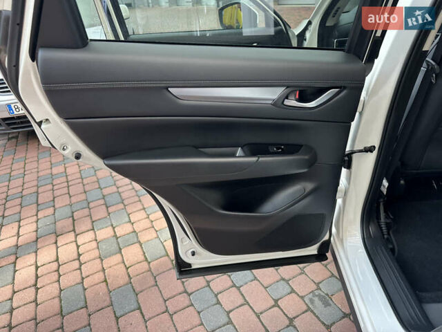 Білий Мазда СХ-5, об'ємом двигуна 2 л та пробігом 33 тис. км за 25650 $, фото 166 на Automoto.ua