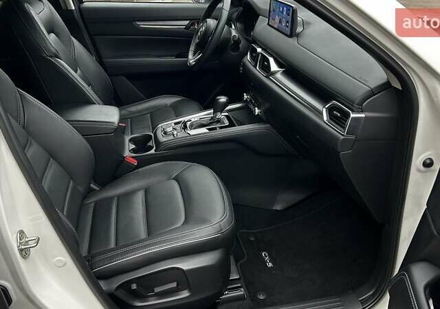 Белый Мазда СХ-5, объемом двигателя 2.49 л и пробегом 27 тыс. км за 32537 $, фото 5 на Automoto.ua