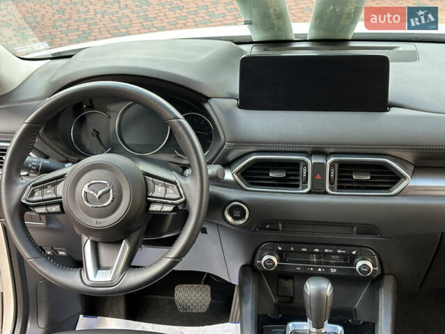 Білий Мазда СХ-5, об'ємом двигуна 2 л та пробігом 33 тис. км за 25650 $, фото 139 на Automoto.ua