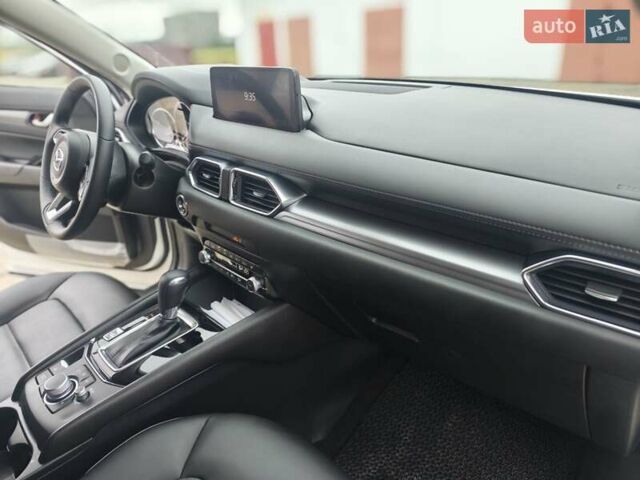 Белый Мазда СХ-5, объемом двигателя 2.49 л и пробегом 6 тыс. км за 26800 $, фото 2 на Automoto.ua