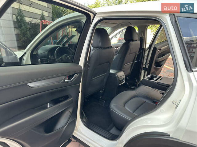 Білий Мазда СХ-5, об'ємом двигуна 2 л та пробігом 33 тис. км за 25650 $, фото 160 на Automoto.ua