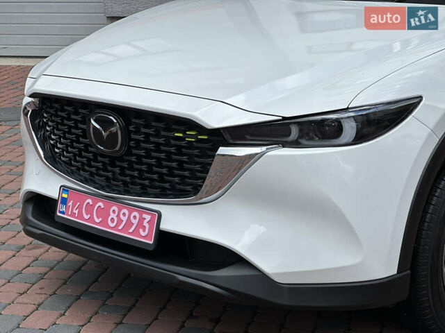 Білий Мазда СХ-5, об'ємом двигуна 2 л та пробігом 33 тис. км за 25650 $, фото 24 на Automoto.ua