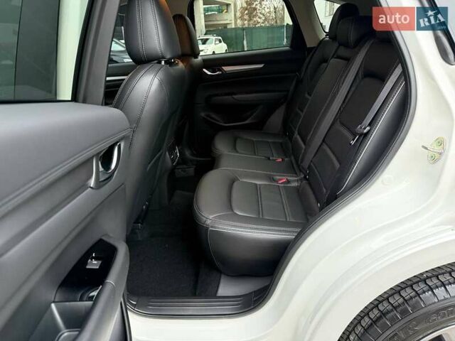 Білий Мазда СХ-5, об'ємом двигуна 2.49 л та пробігом 15 тис. км за 29999 $, фото 14 на Automoto.ua