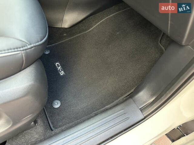 Білий Мазда СХ-5, об'ємом двигуна 2 л та пробігом 33 тис. км за 25650 $, фото 148 на Automoto.ua