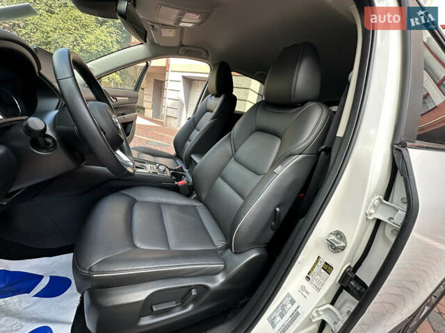 Білий Мазда СХ-5, об'ємом двигуна 2 л та пробігом 33 тис. км за 25650 $, фото 131 на Automoto.ua