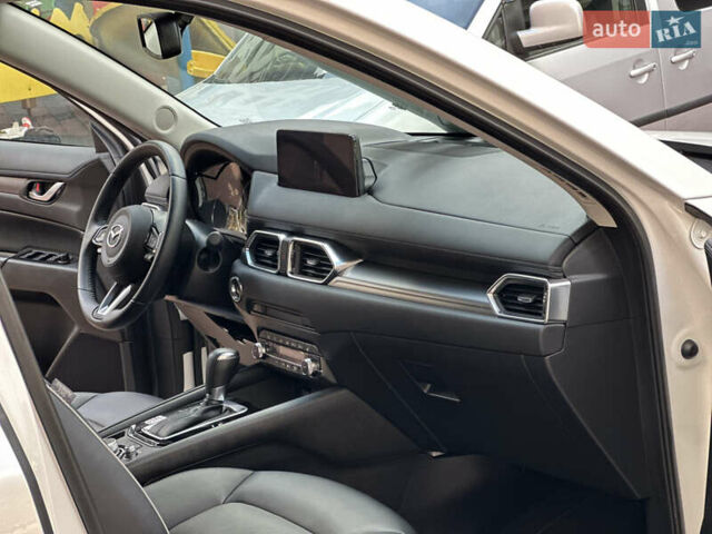 Білий Мазда СХ-5, об'ємом двигуна 2 л та пробігом 33 тис. км за 25650 $, фото 154 на Automoto.ua