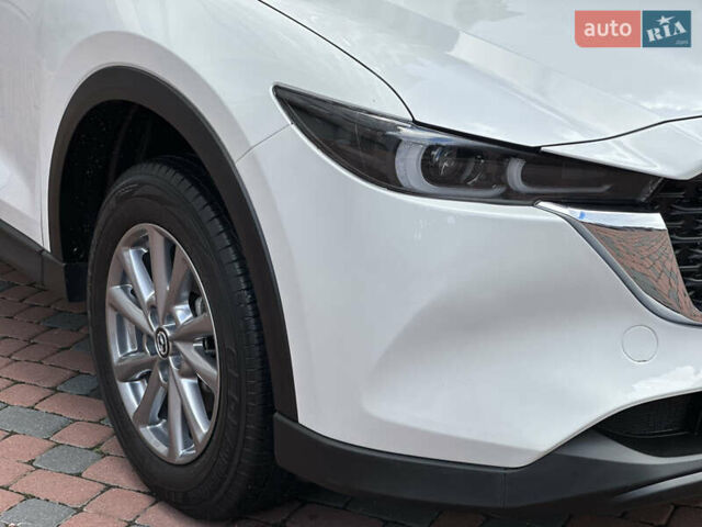 Білий Мазда СХ-5, об'ємом двигуна 2 л та пробігом 33 тис. км за 25650 $, фото 28 на Automoto.ua