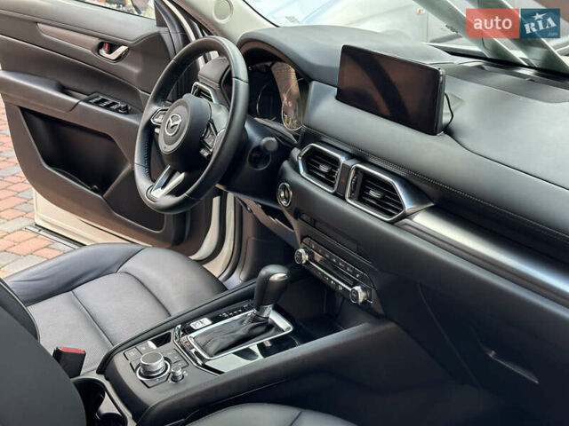 Білий Мазда СХ-5, об'ємом двигуна 2 л та пробігом 33 тис. км за 25650 $, фото 144 на Automoto.ua