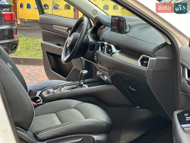 Білий Мазда СХ-5, об'ємом двигуна 2 л та пробігом 33 тис. км за 25650 $, фото 155 на Automoto.ua