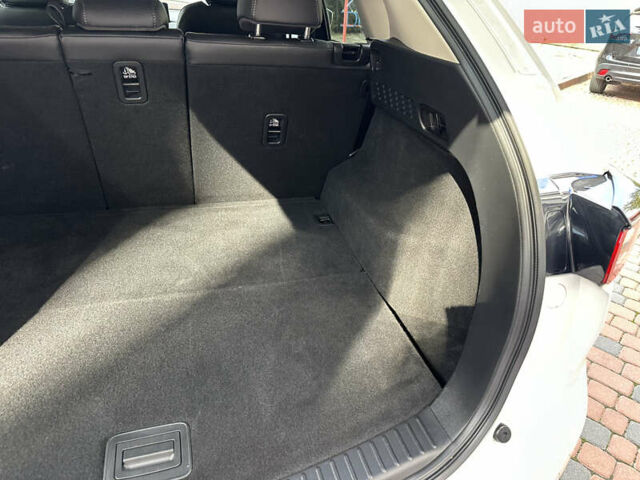 Білий Мазда СХ-5, об'ємом двигуна 2 л та пробігом 33 тис. км за 25650 $, фото 188 на Automoto.ua