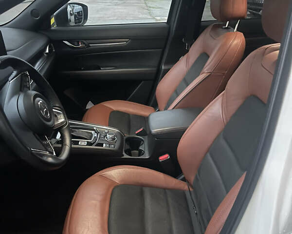 Белый Мазда СХ-5, объемом двигателя 2.49 л и пробегом 27 тыс. км за 32700 $, фото 7 на Automoto.ua