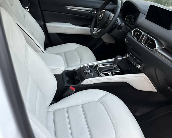Білий Мазда СХ-5, об'ємом двигуна 2.49 л та пробігом 13 тис. км за 27500 $, фото 14 на Automoto.ua