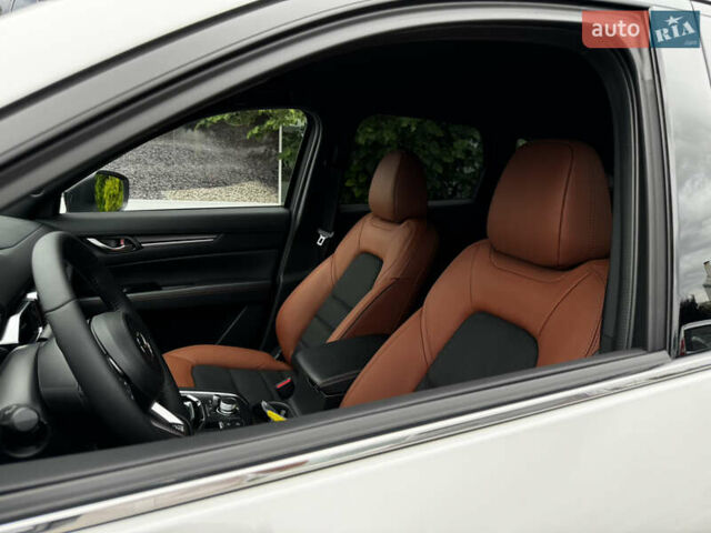 Белый Мазда СХ-5, объемом двигателя 2.5 л и пробегом 1 тыс. км за 36971 $, фото 43 на Automoto.ua