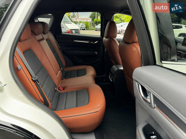 Белый Мазда СХ-5, объемом двигателя 2.5 л и пробегом 1 тыс. км за 36971 $, фото 65 на Automoto.ua