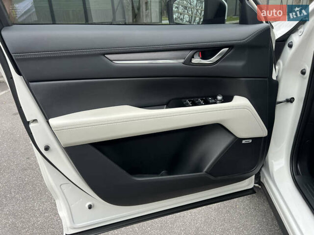 Білий Мазда СХ-5, об'ємом двигуна 2.49 л та пробігом 4 тис. км за 29500 $, фото 85 на Automoto.ua