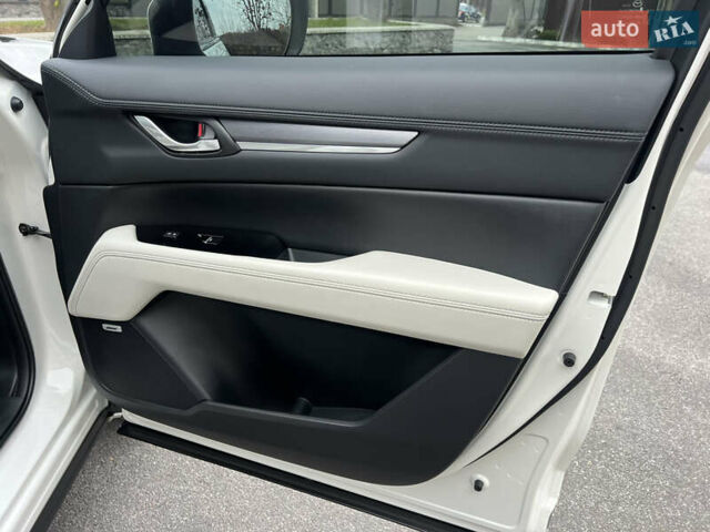 Білий Мазда СХ-5, об'ємом двигуна 2.49 л та пробігом 4 тис. км за 29500 $, фото 62 на Automoto.ua