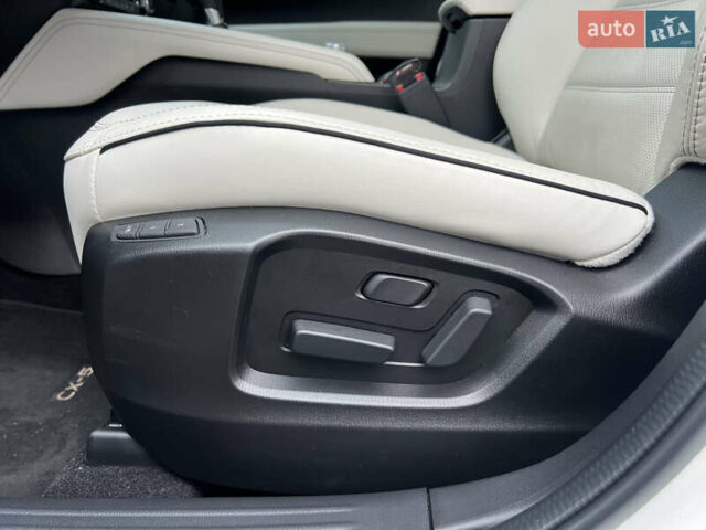 Білий Мазда СХ-5, об'ємом двигуна 2.49 л та пробігом 4 тис. км за 29500 $, фото 80 на Automoto.ua