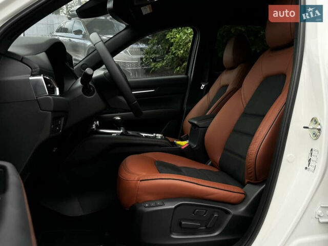 Белый Мазда СХ-5, объемом двигателя 2.5 л и пробегом 1 тыс. км за 36971 $, фото 56 на Automoto.ua