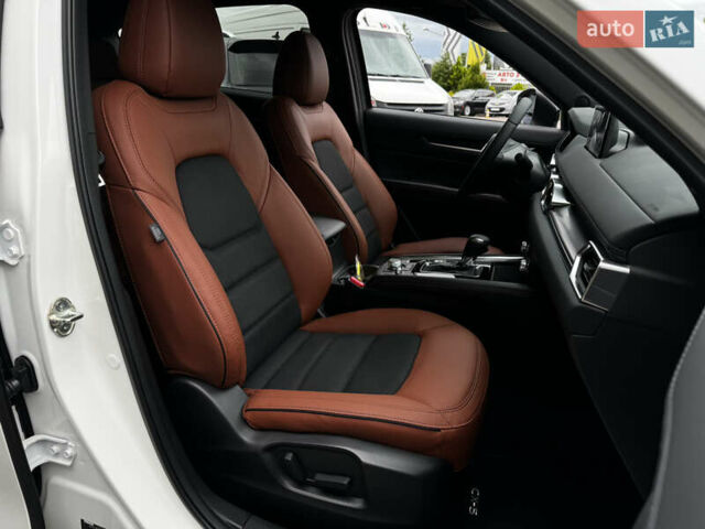 Белый Мазда СХ-5, объемом двигателя 2.5 л и пробегом 1 тыс. км за 36971 $, фото 59 на Automoto.ua