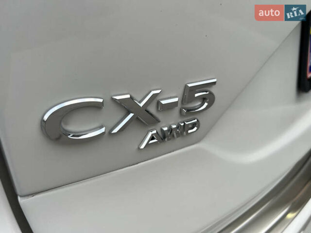 Білий Мазда СХ-5, об'ємом двигуна 2.49 л та пробігом 4 тис. км за 29500 $, фото 31 на Automoto.ua