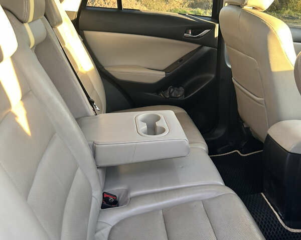 Чорний Мазда СХ-5, об'ємом двигуна 2.2 л та пробігом 267 тис. км за 12000 $, фото 11 на Automoto.ua