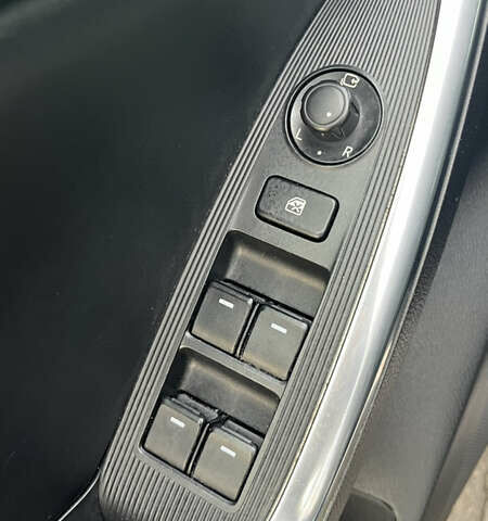 Черный Мазда СХ-5, объемом двигателя 2.2 л и пробегом 254 тыс. км за 13200 $, фото 33 на Automoto.ua