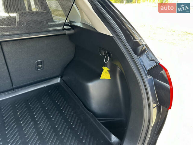 Черный Мазда СХ-5, объемом двигателя 2.19 л и пробегом 270 тыс. км за 13600 $, фото 6 на Automoto.ua