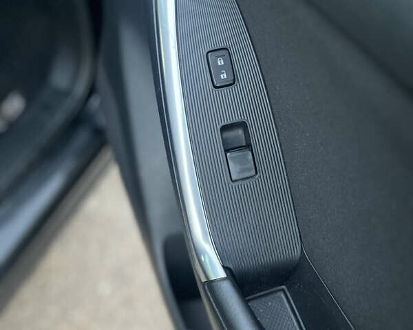 Черный Мазда СХ-5, объемом двигателя 2.49 л и пробегом 195 тыс. км за 11100 $, фото 6 на Automoto.ua