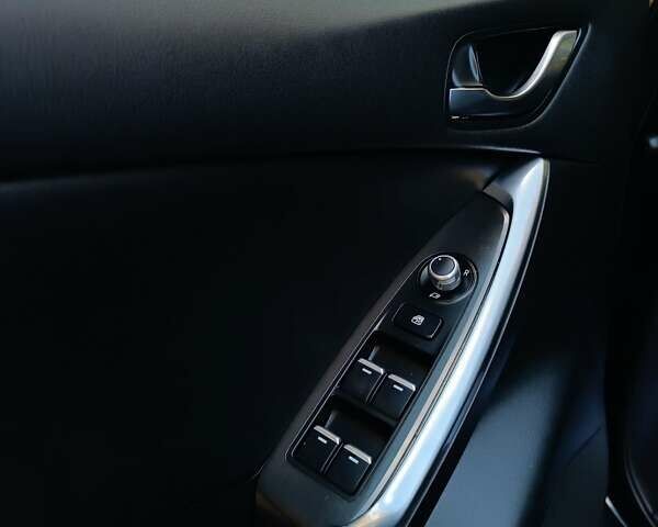 Чорний Мазда СХ-5, об'ємом двигуна 2.19 л та пробігом 225 тис. км за 15999 $, фото 32 на Automoto.ua