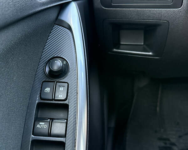 Черный Мазда СХ-5, объемом двигателя 2.49 л и пробегом 192 тыс. км за 14000 $, фото 12 на Automoto.ua