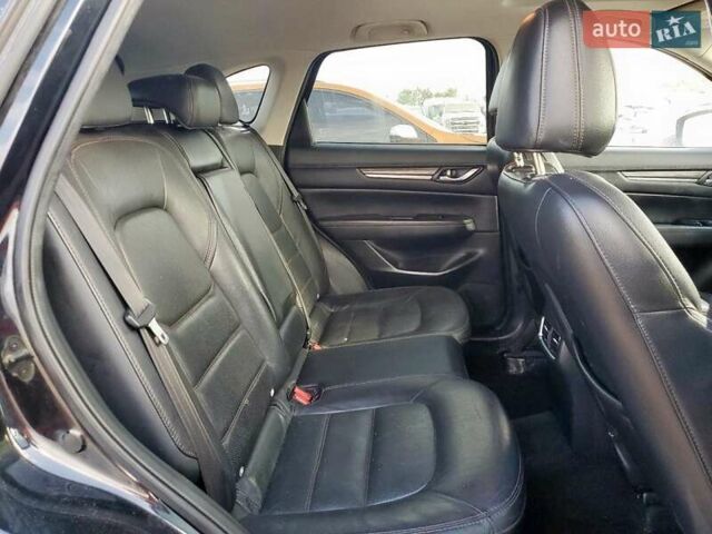 Мазда СХ-5 2017 в Киеве на Automoto.ua Черный Мазда СХ-5, объемом двигателя 2.49 л и пробегом 179 тыс. км за 4500 $, фото 10 на Automoto.ua
