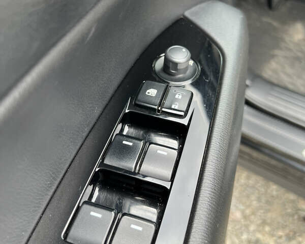 Черный Мазда СХ-5, объемом двигателя 2.49 л и пробегом 116 тыс. км за 18700 $, фото 6 на Automoto.ua