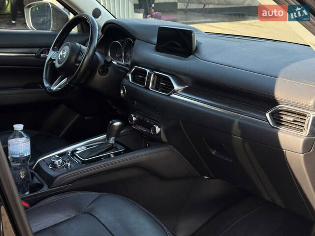 Мазда СХ-5 2018 у Запоріжжя на Automoto.ua Чорний Мазда СХ-5, об'ємом двигуна 2.49 л та пробігом 183 тис. км за 18200 $, фото 7 на Automoto.ua