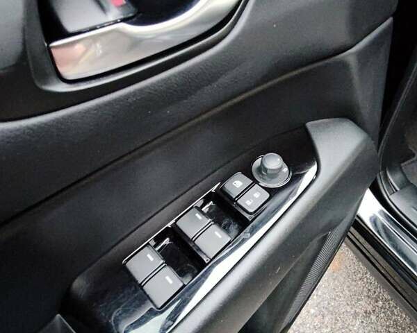 Чорний Мазда СХ-5, об'ємом двигуна 2.49 л та пробігом 35 тис. км за 24000 $, фото 18 на Automoto.ua