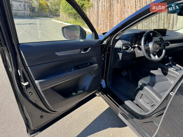 Чорний Мазда СХ-5, об'ємом двигуна 0 л та пробігом 33 тис. км за 24300 $, фото 6 на Automoto.ua