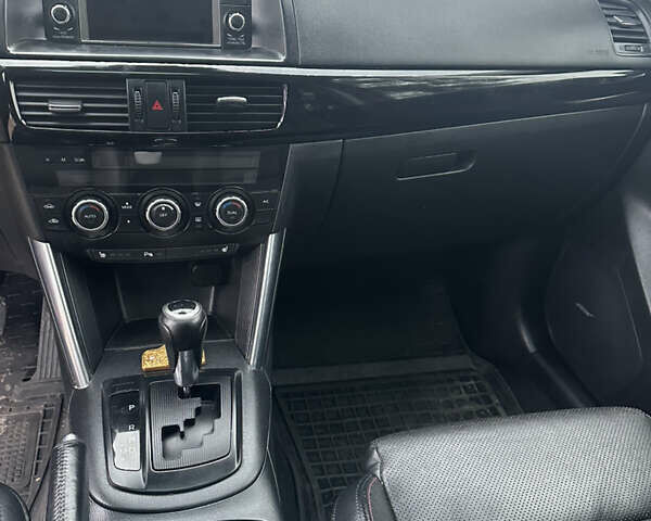 Красный Мазда СХ-5, объемом двигателя 2.2 л и пробегом 238 тыс. км за 12900 $, фото 25 на Automoto.ua