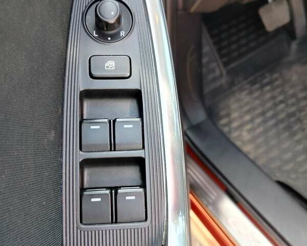 Красный Мазда СХ-5, объемом двигателя 2.2 л и пробегом 241 тыс. км за 14200 $, фото 13 на Automoto.ua