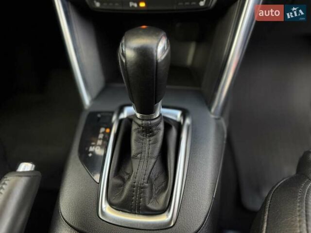 Красный Мазда СХ-5, объемом двигателя 2.2 л и пробегом 178 тыс. км за 15400 $, фото 100 на Automoto.ua