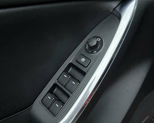 Красный Мазда СХ-5, объемом двигателя 2.2 л и пробегом 240 тыс. км за 13500 $, фото 16 на Automoto.ua