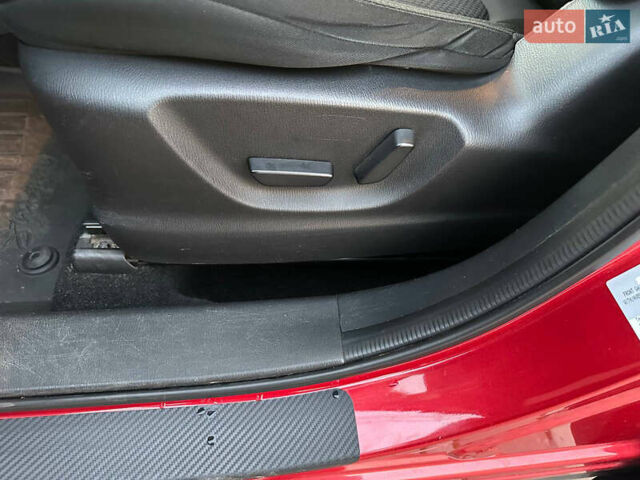 Красный Мазда СХ-5, объемом двигателя 2.49 л и пробегом 170 тыс. км за 14999 $, фото 9 на Automoto.ua