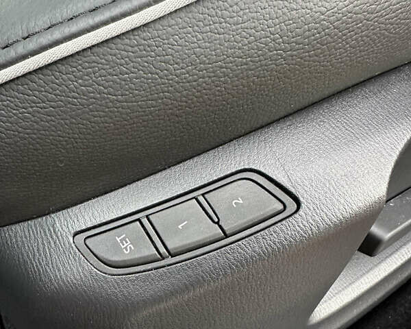 Красный Мазда СХ-5, объемом двигателя 2.49 л и пробегом 8 тыс. км за 29500 $, фото 25 на Automoto.ua