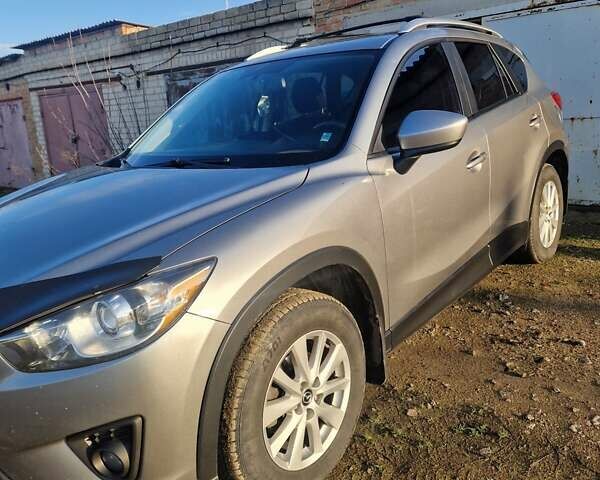 Серый Мазда СХ-5, объемом двигателя 2 л и пробегом 300 тыс. км за 12000 $, фото 2 на Automoto.ua