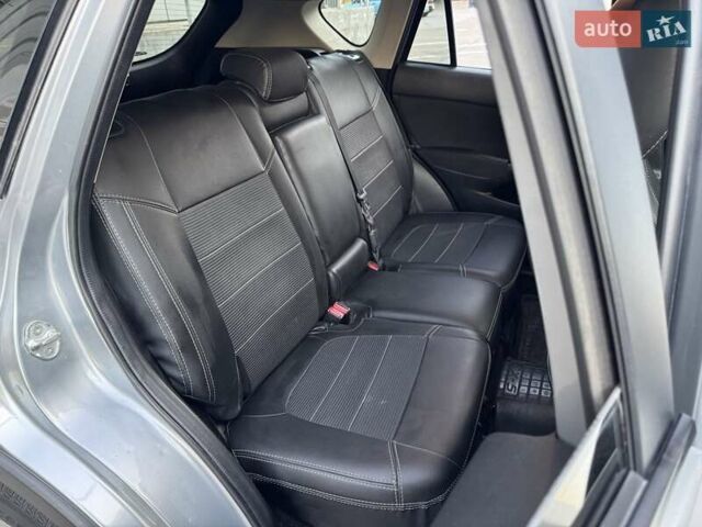 Серый Мазда СХ-5, объемом двигателя 2 л и пробегом 330 тыс. км за 9500 $, фото 9 на Automoto.ua