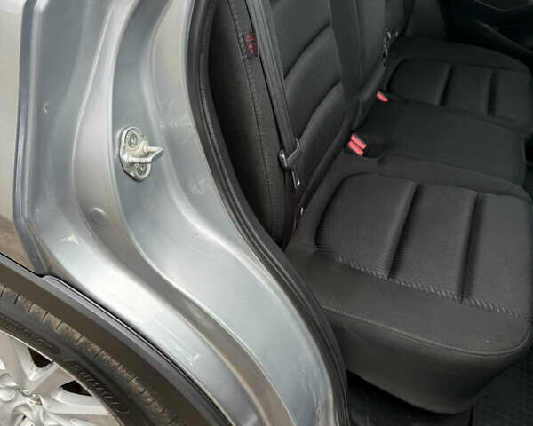 Сірий Мазда СХ-5, об'ємом двигуна 2.2 л та пробігом 298 тис. км за 11000 $, фото 16 на Automoto.ua