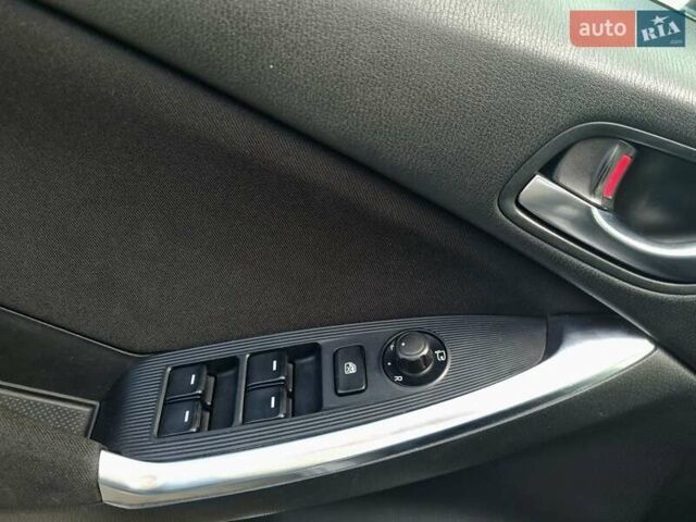 Серый Мазда СХ-5, объемом двигателя 2.2 л и пробегом 251 тыс. км за 12000 $, фото 19 на Automoto.ua