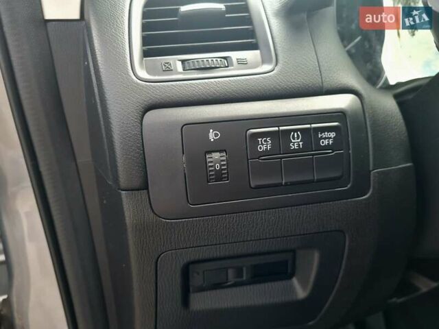 Серый Мазда СХ-5, объемом двигателя 2.2 л и пробегом 251 тыс. км за 12000 $, фото 18 на Automoto.ua