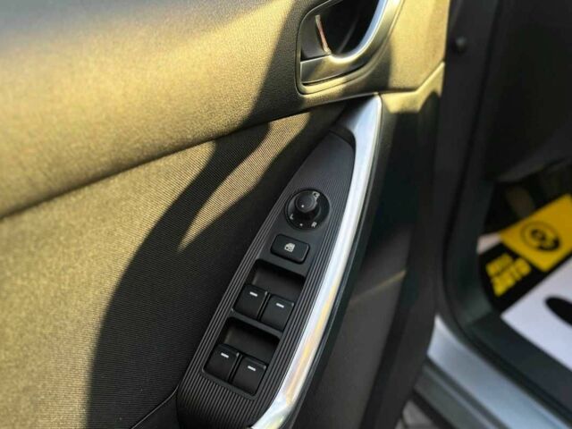 Серый Мазда СХ-5, объемом двигателя 2.2 л и пробегом 247 тыс. км за 12600 $, фото 10 на Automoto.ua